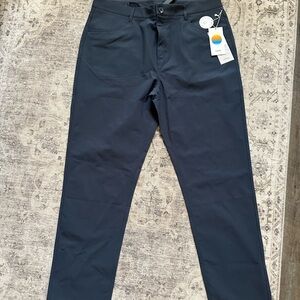 Vuori Black Chinos Sleek Comfortable Design